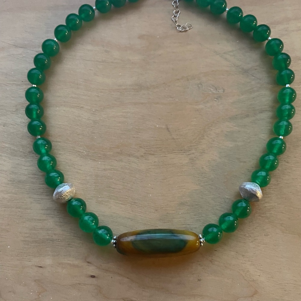 Jade, Tibetan Sky Eyed Agate dZi bead, and Sterling Silver necklace - Picture 2 of 4